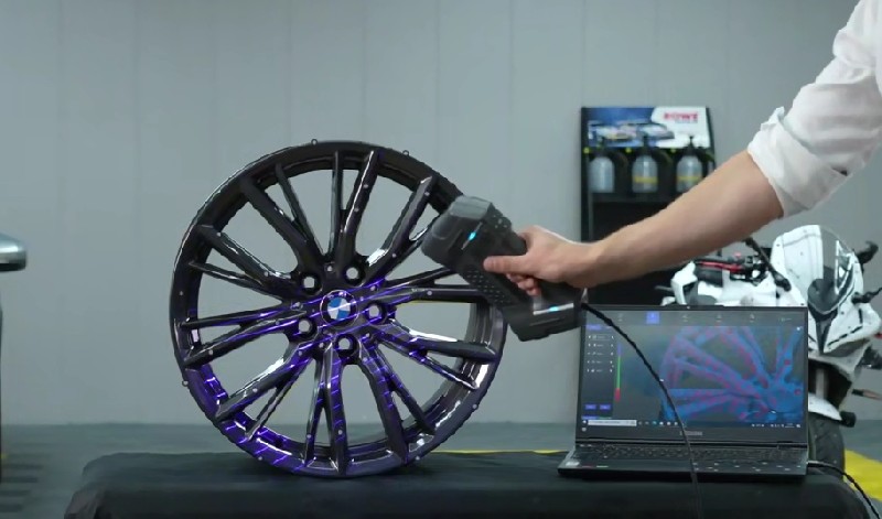 EXTR-22 Handheld Blue Laser 3D Scanner  scanning of BMW wheel hub